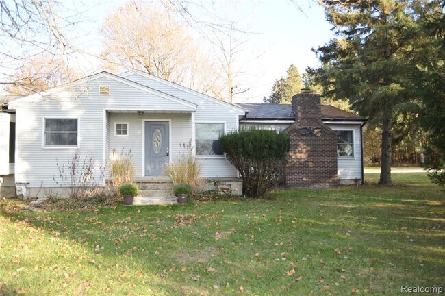 Building Photo - 8344 Ellis Rd