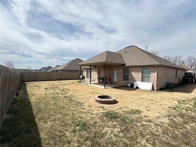Building Photo - 3697 Serenity St