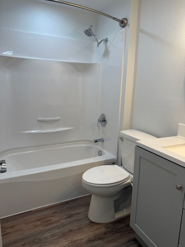 Building Photo - 2425 State St