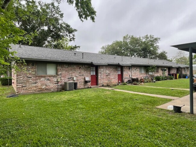 Building Photo - 1216 4th St