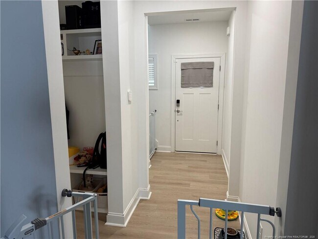 Building Photo - 211 NC-211