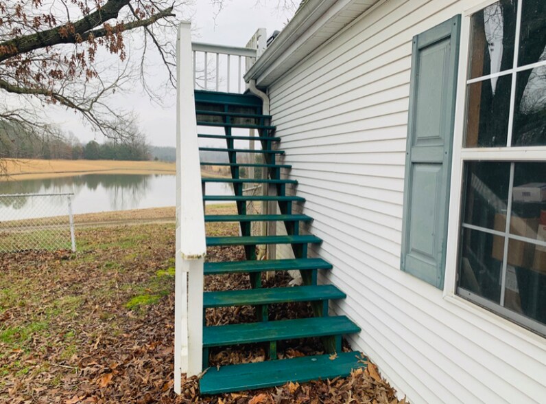 Building Photo - 135 Charity Ln