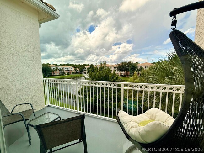 Building Photo - 10304 Myrtlewood Cir W