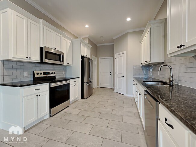 Building Photo - 13316 Brampton Way