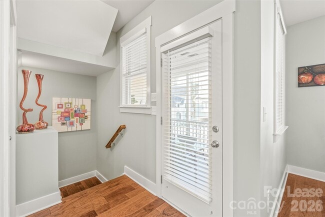 Building Photo - 554 Amalfi Dr