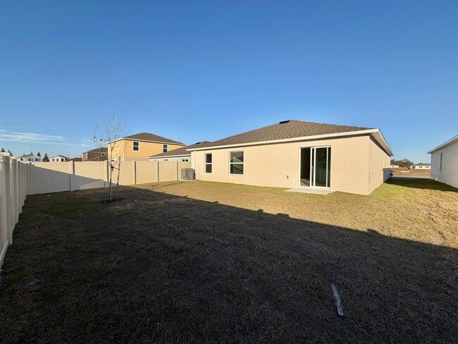 Building Photo - 2122 Chris Dr