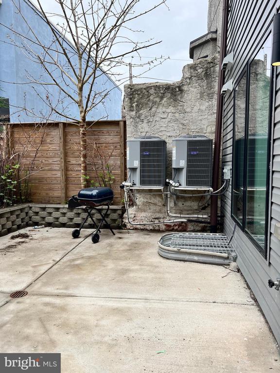 Building Photo - 1302 N 22nd St