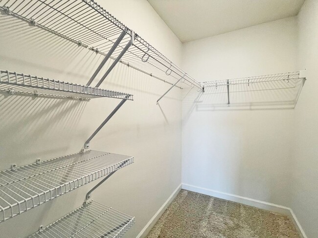 Building Photo - Brand New Townhome from Builder Never Lived In with Large Primary Suite, Loft-Office, 3 Baths and...