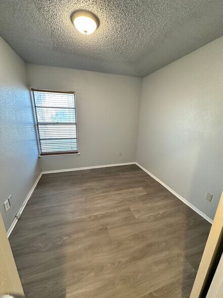 Building Photo - 5718 Jones Falls Dr