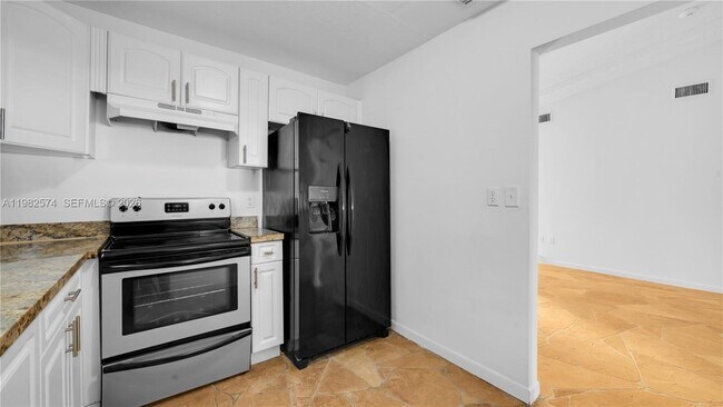 Building Photo - 10583 La Placida Dr