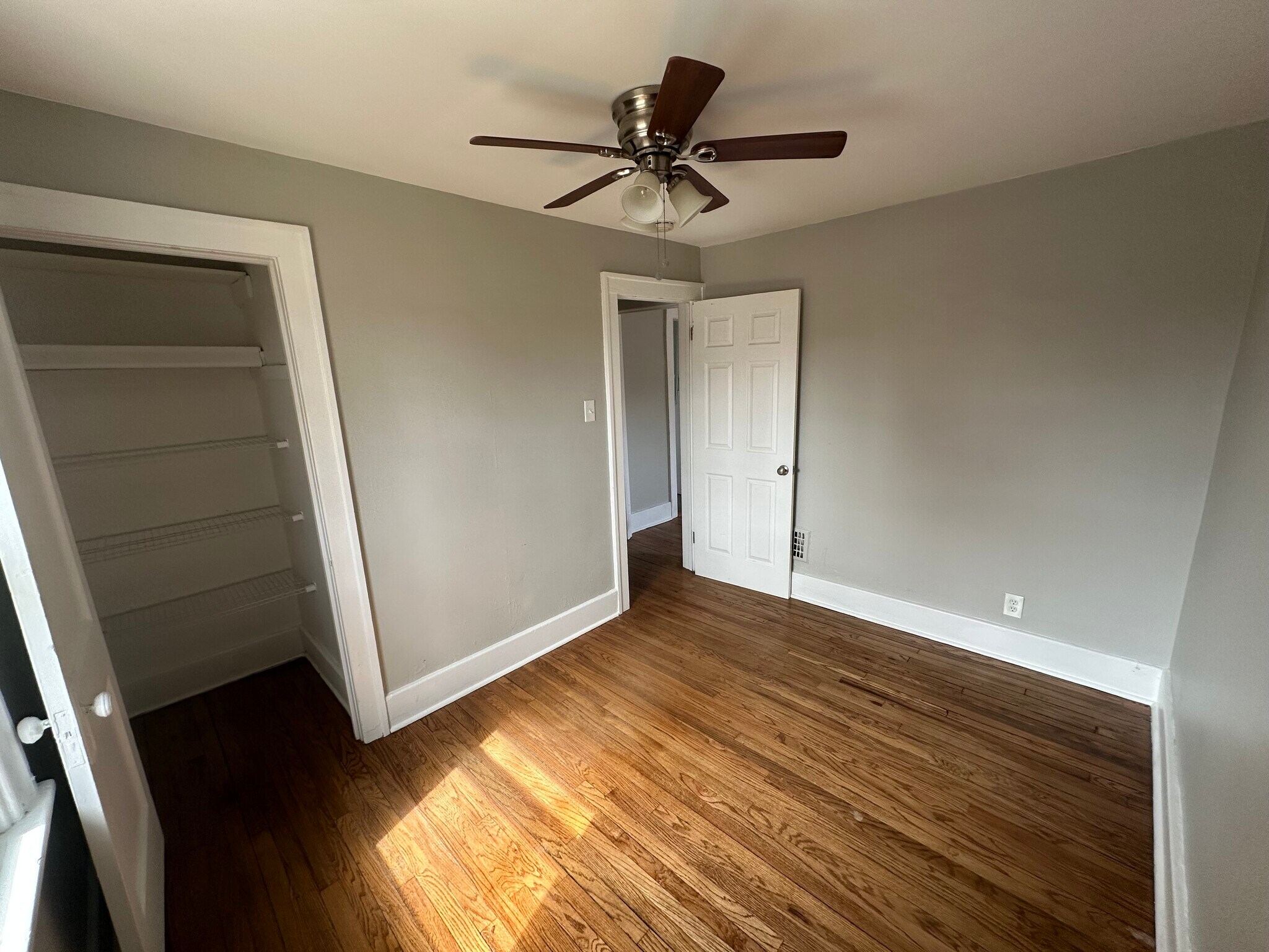 Building Photo - 318 Channing St