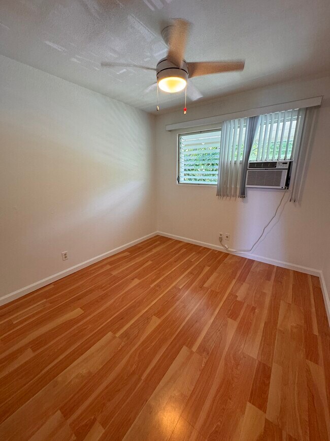 Building Photo - 147 Oko St