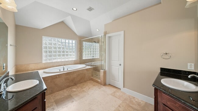 Building Photo - 5637 Oasis Palm Ln