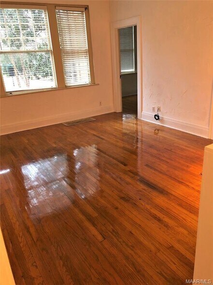 Building Photo - 1301 S Perry St