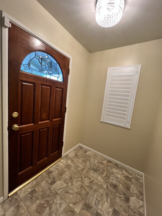 Building Photo - 500 River Oaks Dr