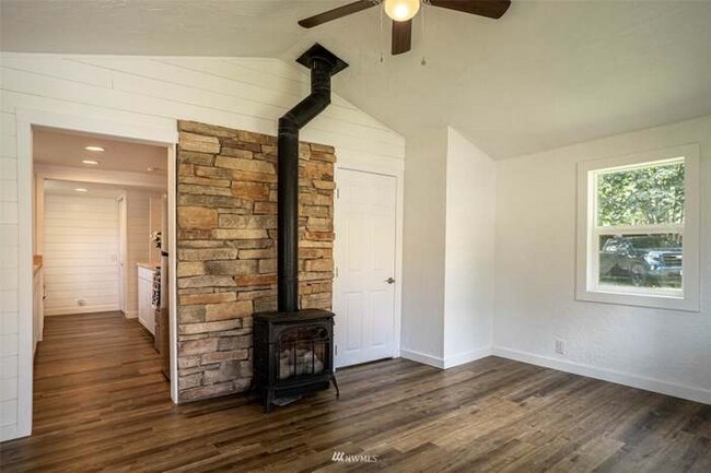 Building Photo - 926 Austin Ave