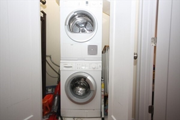 Building Photo - 20 Chapel St