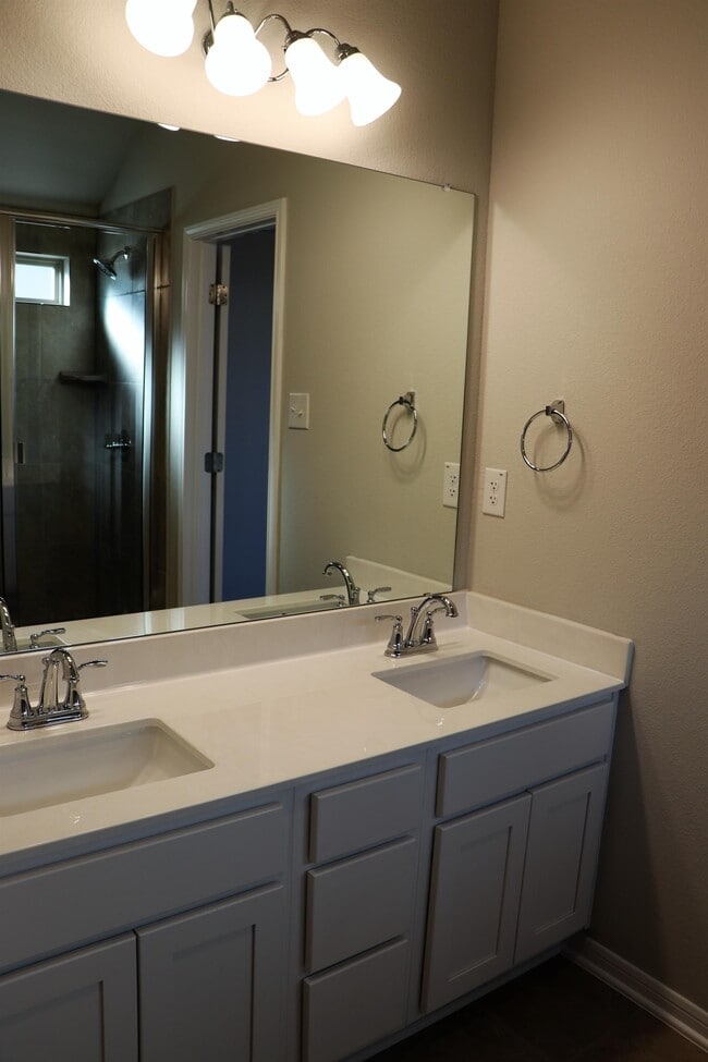 Building Photo - 1059 Aurora Grove Bend