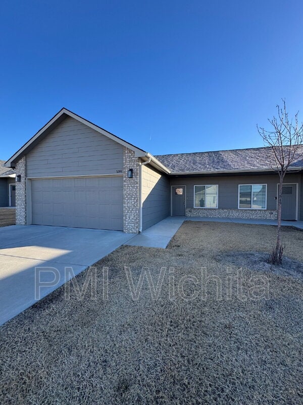 Building Photo - 5244 N Cypress Cir
