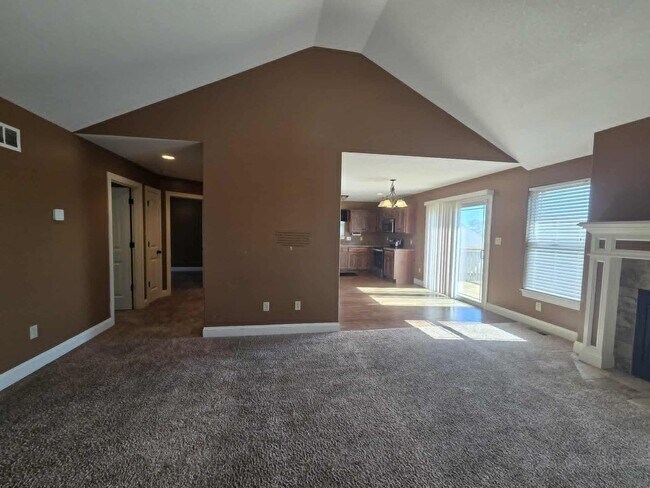 Building Photo - Spacious Home for Rent!