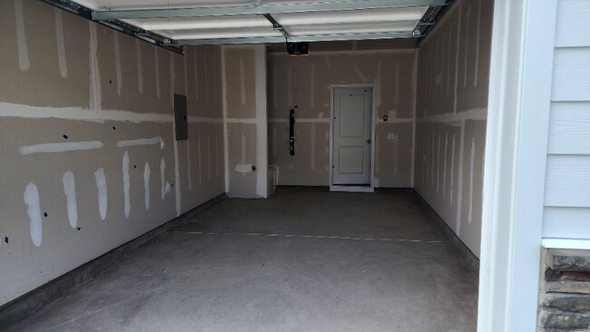 Building Photo - 1520 Foal Run Trl