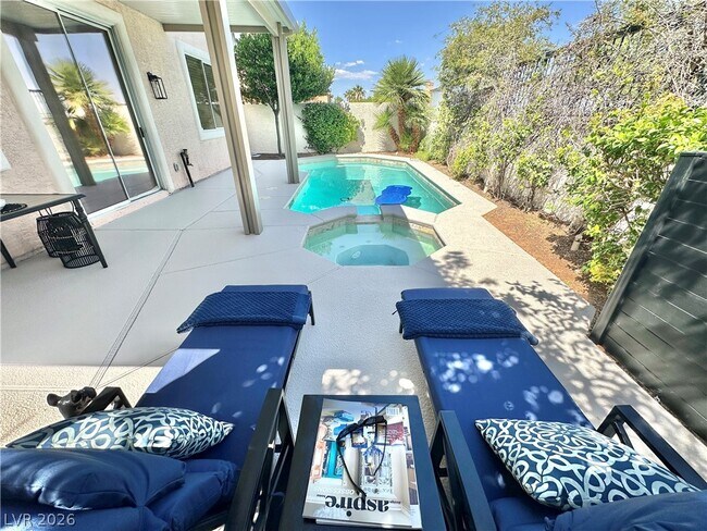 Building Photo - 10637 Turquoise Valley Dr