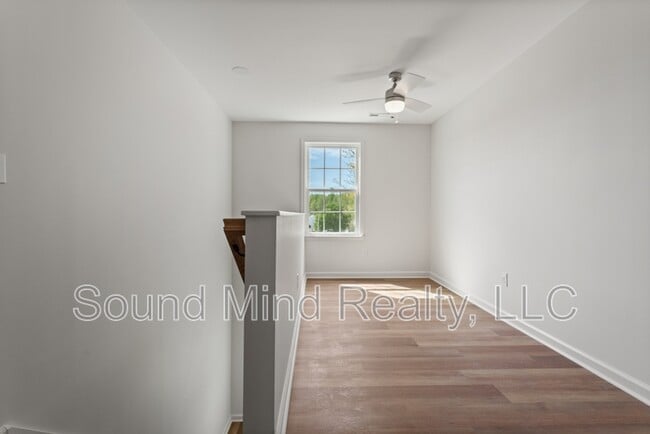 Building Photo - 204 Landmark Dr