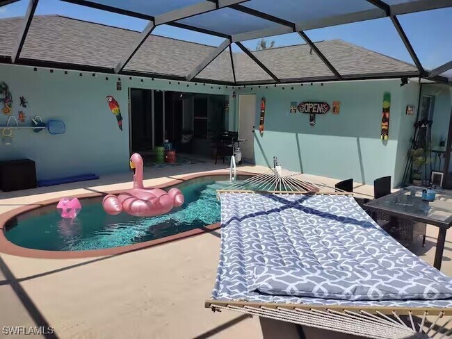 Building Photo - 2705 SW 11th Pl