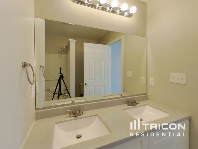 Building Photo - 11451 Water Birch Dr