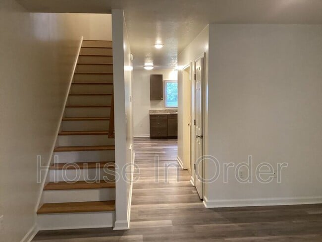 Building Photo - 5 Rathfarnham Rd