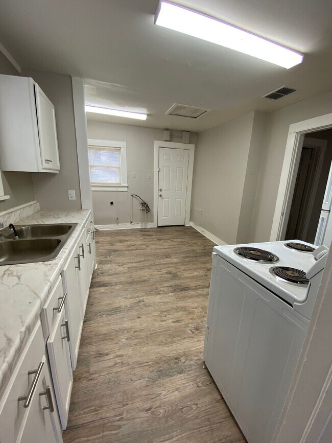 Building Photo - PRELEASE! Great Home Close to Tech and Schools!