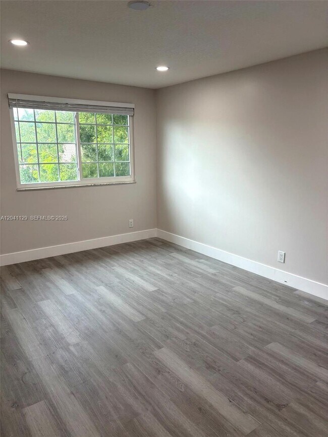 Building Photo - 1528 Salerno Cir