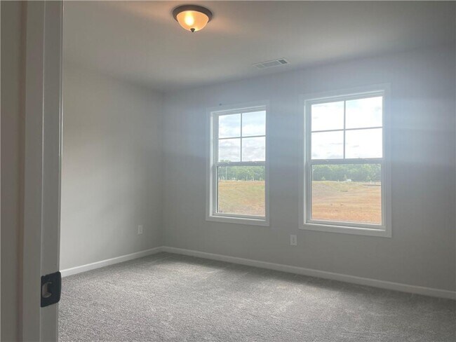 Building Photo - 4371 Portsbrook Ave