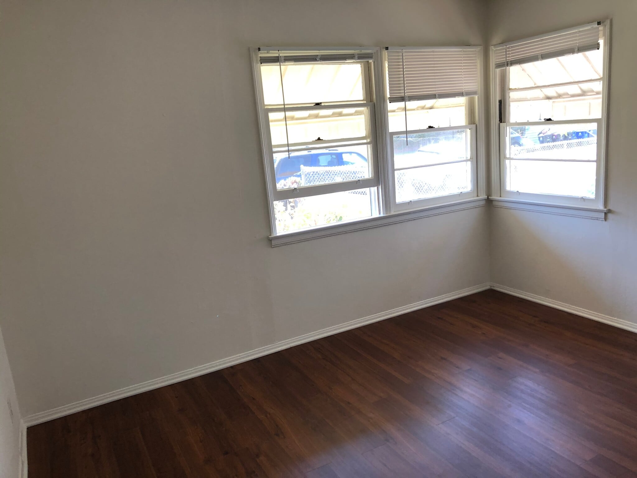 Building Photo - 647 Brooks Ave