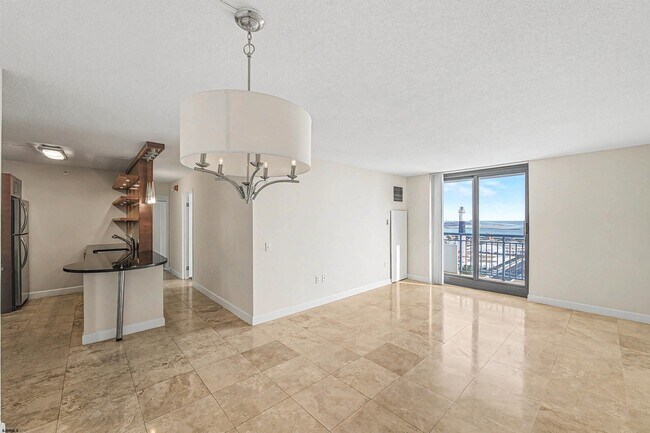 Building Photo - 526 Pacific Ave