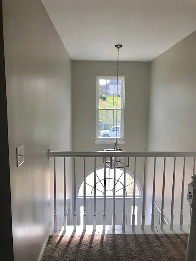 Building Photo - MUST SEE this Gorgeous 5 Beds 3 Bath home ...