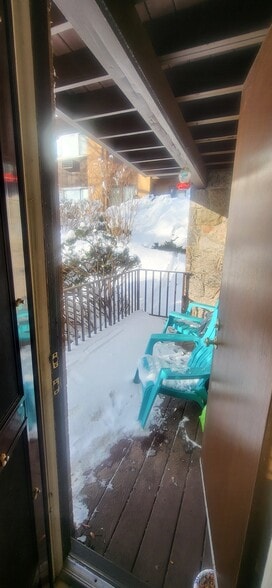 Building Photo - 5 W Lawrence Park Dr