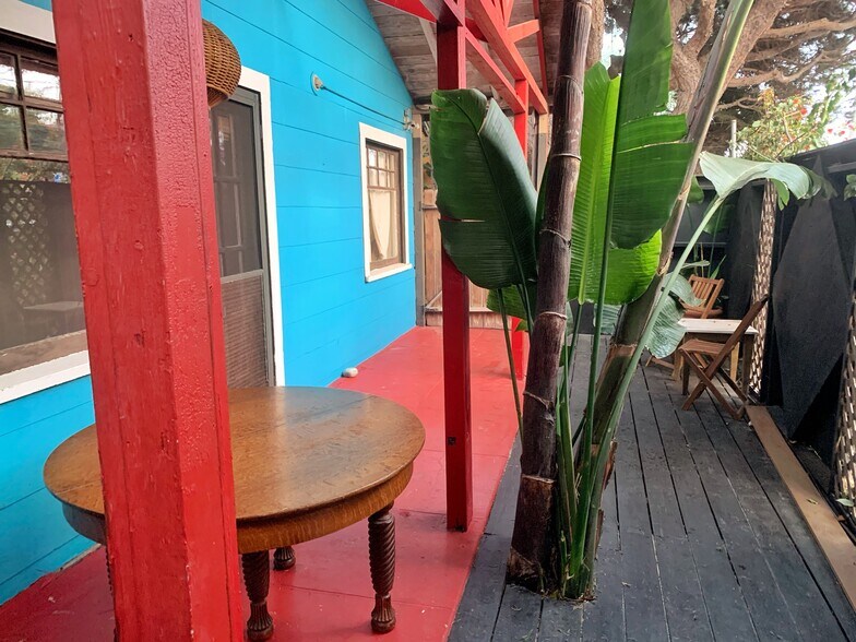 Private Gated Patio - 2918 Pacific Ave