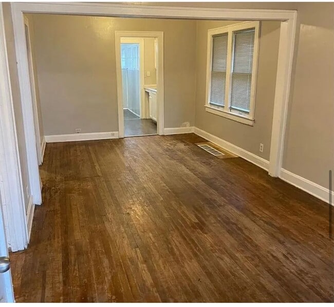 Building Photo - 3 bed 1 bath
