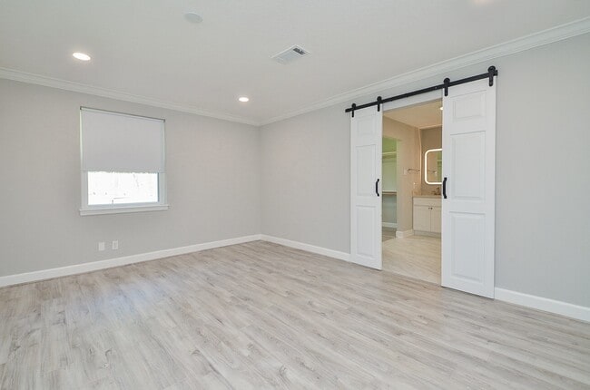 Building Photo - 9606 Highmeadow Dr