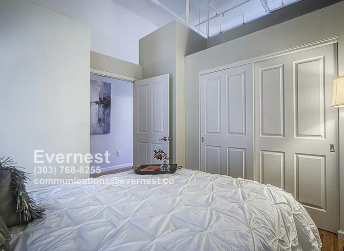 Building Photo - 1555 California St