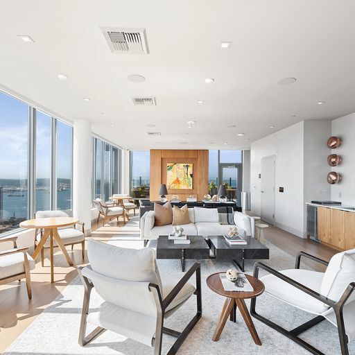 Clubroom - 2510 6th Ave