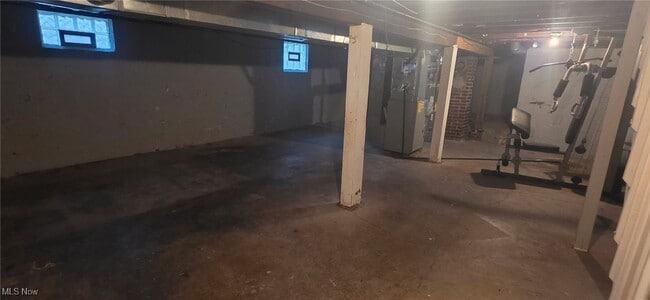 Building Photo - 920 Redfern Ave