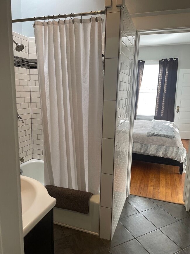 Building Photo - Charming duplex available in Cherry Creek North, one of Denver’s most sought-after neighborhoods!