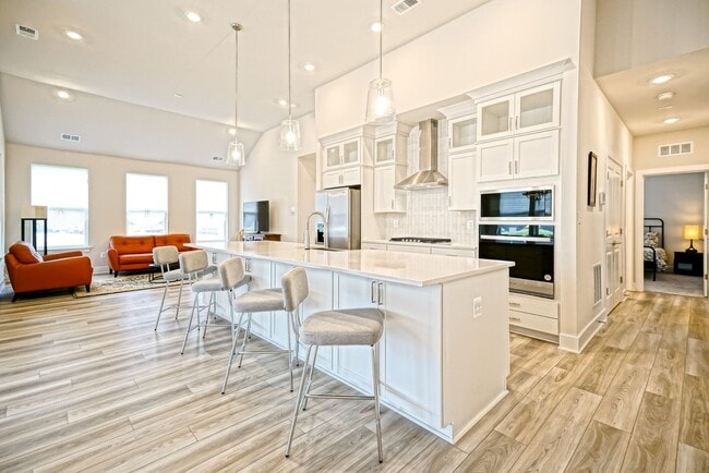 Building Photo - 24487 Robert Andrew Dr