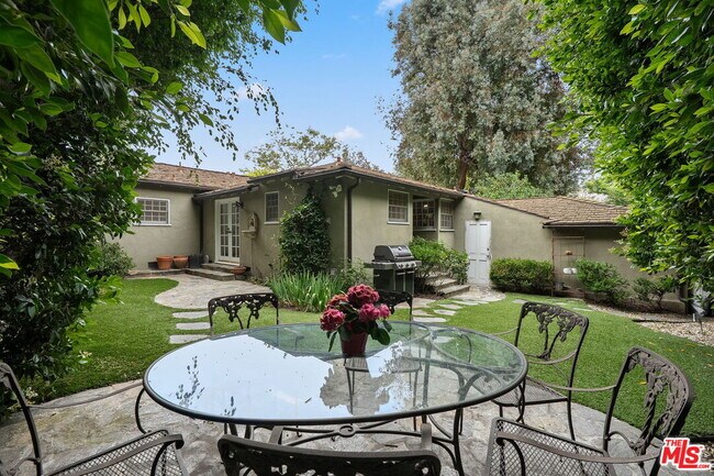 Building Photo - 2825 Haddington Dr