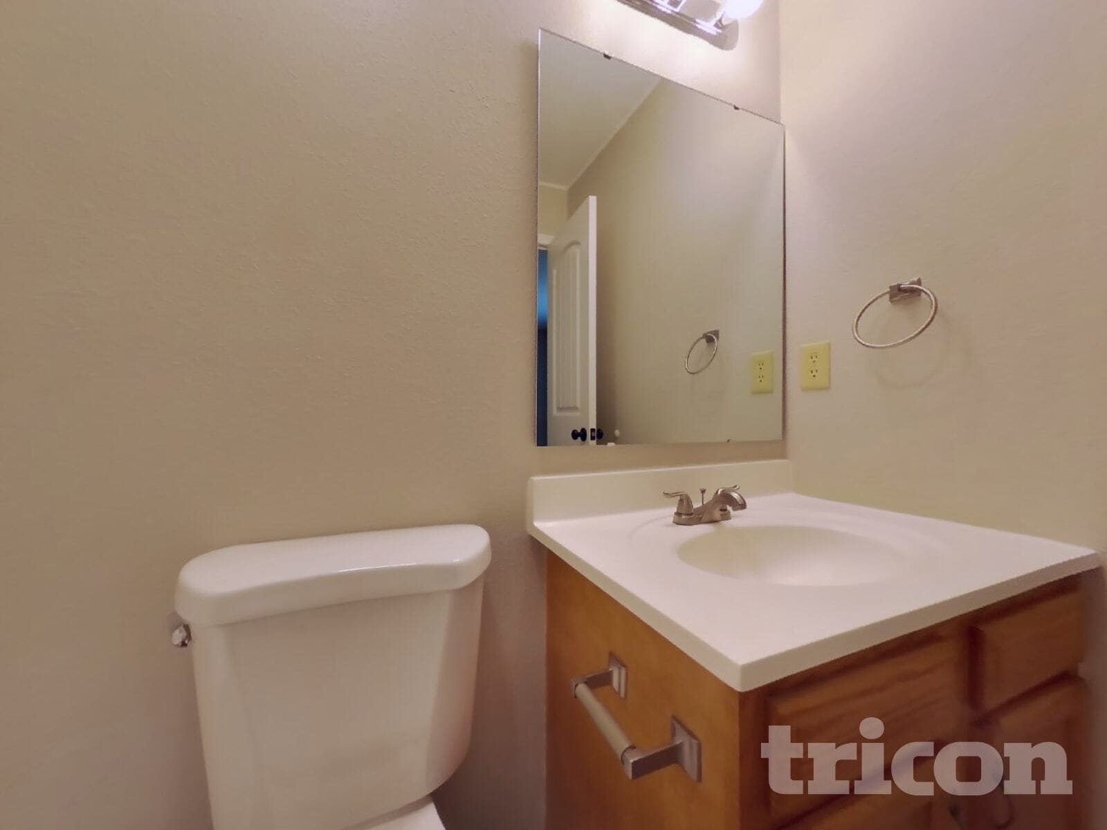 Building Photo - 7403 Grandview Dr