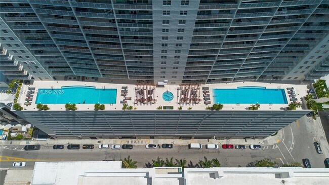 Building Photo - 1200 Brickell Bay Dr