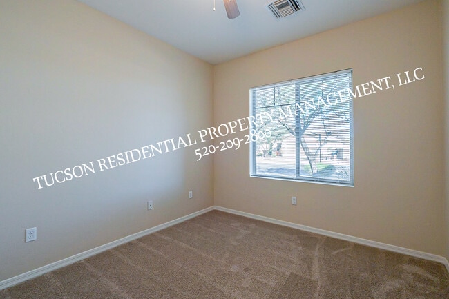 Building Photo - 6070 Wych Elm Pl