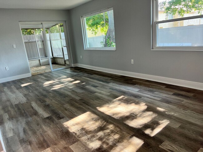 Building Photo - 4042 Audubon Dr